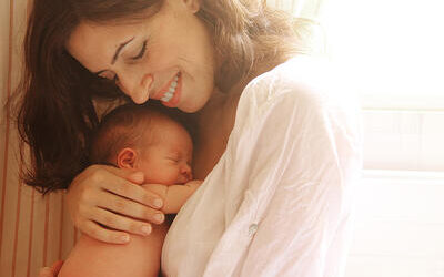 Skin-to-Skin: A Crucial Choice for Your Baby
